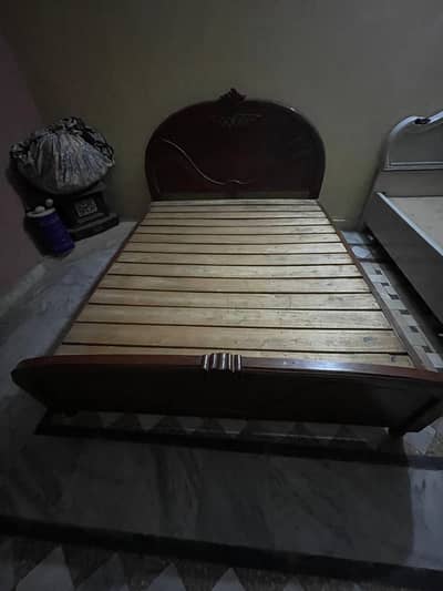 queen size solid wood modern bed urgent sale