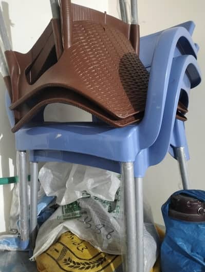 chairs and table for sale