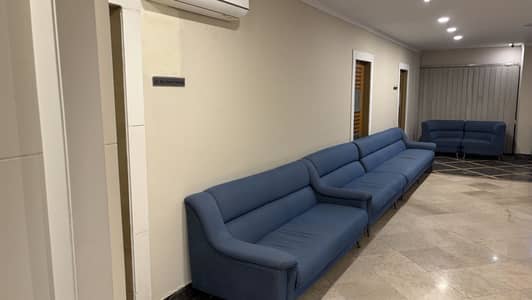 LAWRENCE ROAD 10 MARLA GROUND FLOOR FLAT BEST LOCATION FACING JINNAH PARK CORNER IS AVAILABLE FOR SALE