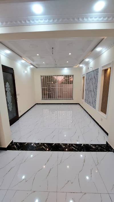 5 Marla Lower Portion Available For Rent