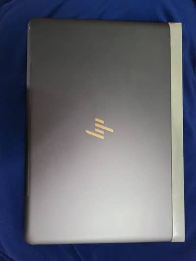 HP spectre 13 - i7 / 7th gen - 8gb - 256gb - slimest ever