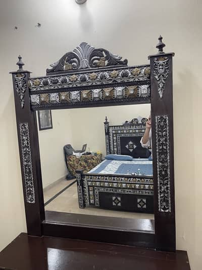 King Size Bed. Dressing Table. Wardrobe Almirah