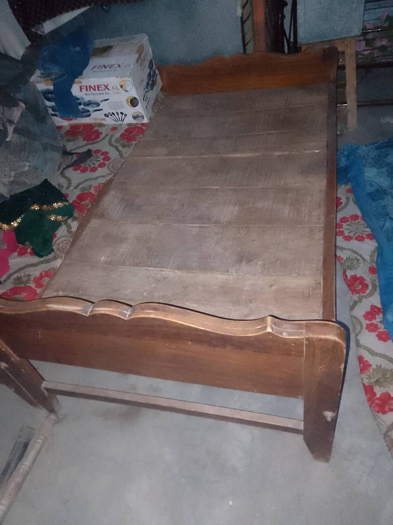 old bed 0