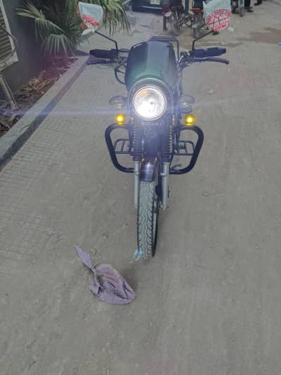 Suzuki GS SE 2017#0/3/1/7/0/0/2/4/6/2/9