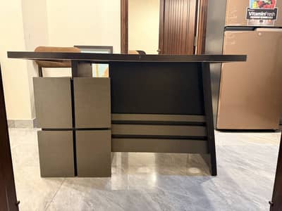 Office table and Chair