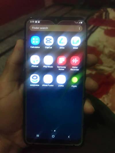 Samsung A20 Mobile ha singal SIM pta page ha 3 GB r