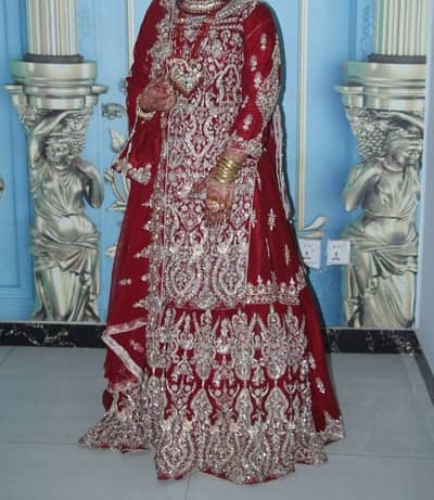 bridal lehnga new only 2 hour use very reasonable price