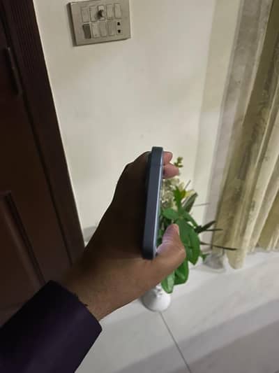 14 plus 256 GB jv sparkling blue