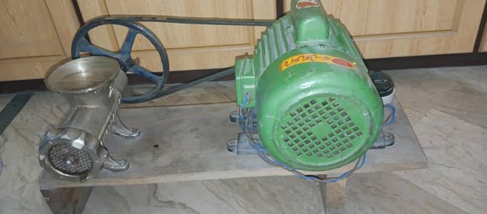 Qeema Machine / Meat Mincer & Grinder 1HP – Automatic Motor – 10/10