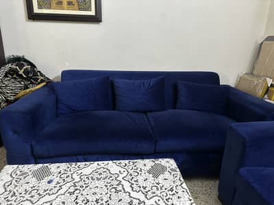 Beautiful 5 Seater Sofa Set With Coffee Table