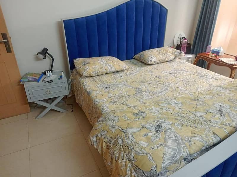 Queen size bed set 2