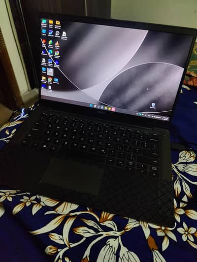 Dell 7400 2K Touch Display Corei7 8th generation 16gb ram 256 Nvme ssd