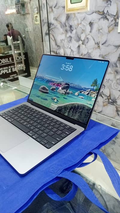 Macbook pro m1 chip 2021 16 gb 512gb with finger scanner