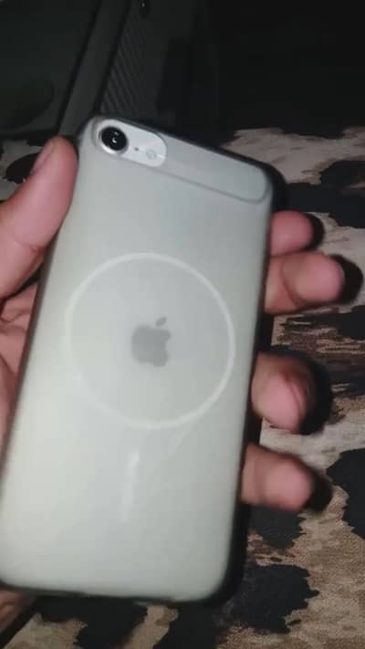 Samsung a51 and iPhone SE 2020