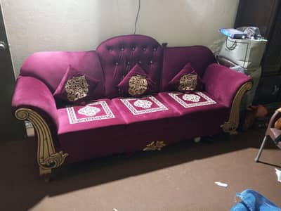 Beautiful sofa set with large center table
