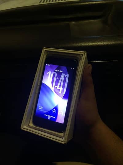 APPLE IPHONE SE 3rd GENERATION water pack. . .