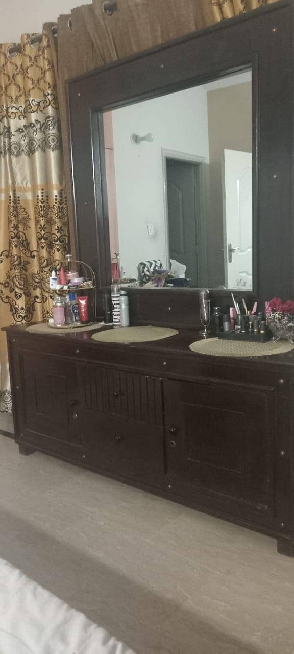 Dressing + Console 2