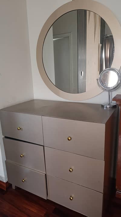 almost New bedroom set