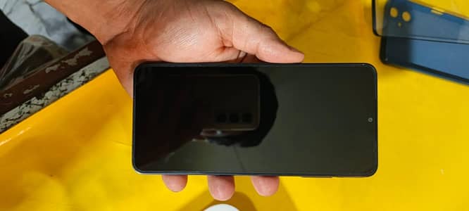 20500 ka ka mil jaye ga 10 by 10 phone daba sath hy