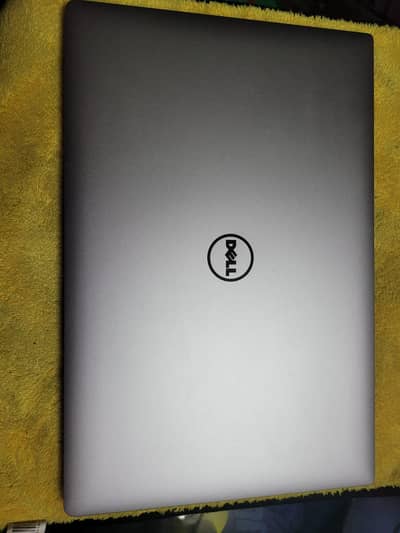 Dell precision 5510 - 2 gb graphic - 8 gb -  256gb