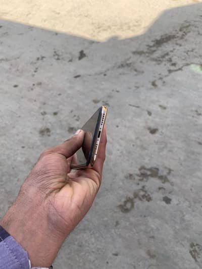 I phone Xs 256 gb gold clr