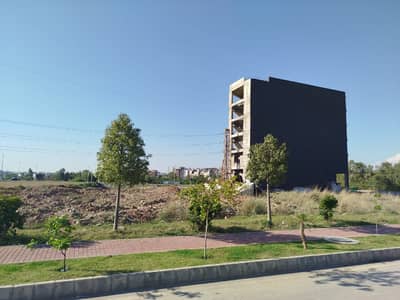 Best Investment Opportunity 1.5 Kanal Paradise Commercial Plot For Sale