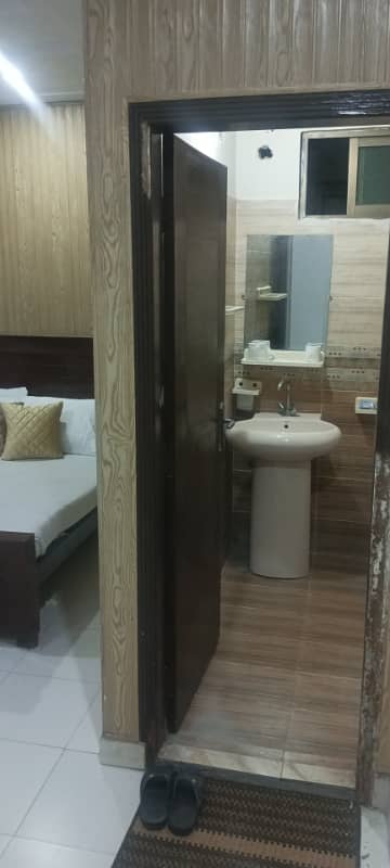 Single bed 2500 Double bed 3500 Deluxe double bed 5000 Families couples & companies