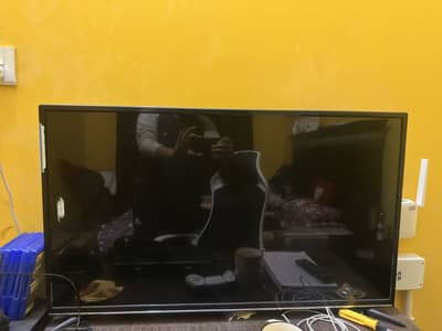 Samsung SMART 4k LED  43inches urgent sale