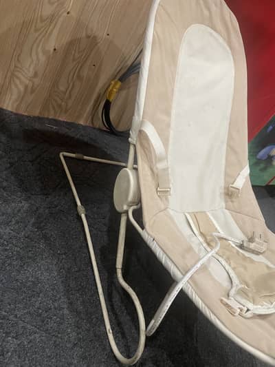 Electric bounce swing