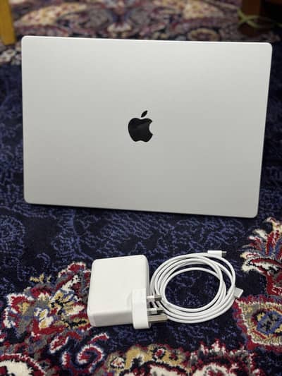 MacBook M4 Pro Max 16”48/1tb just open box New