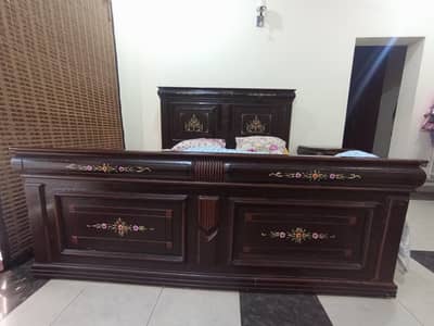 Solid Wooden Bed Set for Sale – Durable
