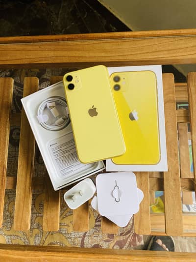 iPhone 11 (64gb)  urgent Sale. 03-29-77-57-413