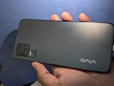 vivo v21e one hand use