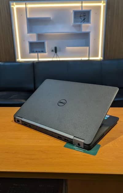 Dell Latitude 7270 i5 6th Gen 8GB RAM 128 GB SSD Excellent Condition