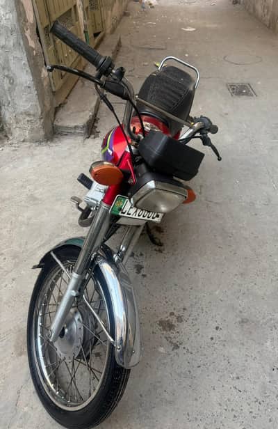 honda 125 for sale red colour bohht km use houa hai