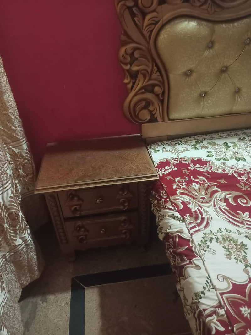 king size bed 2 side table dressing table 1