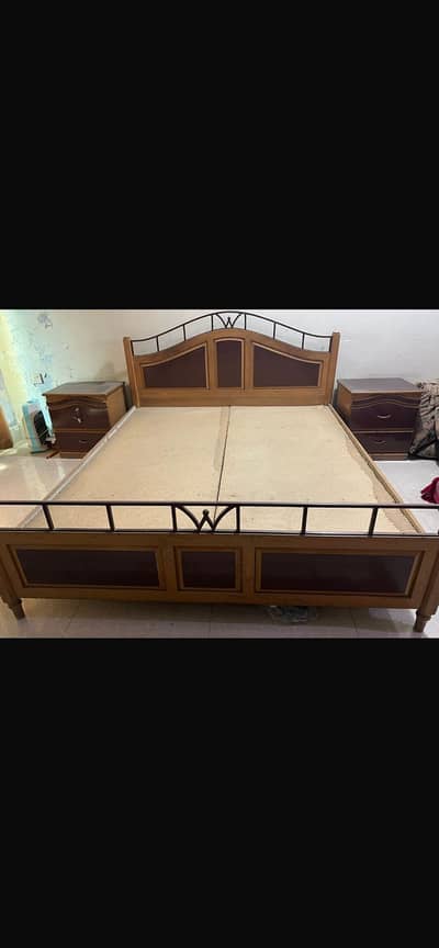 Wooden Bed Set Excellent Condition