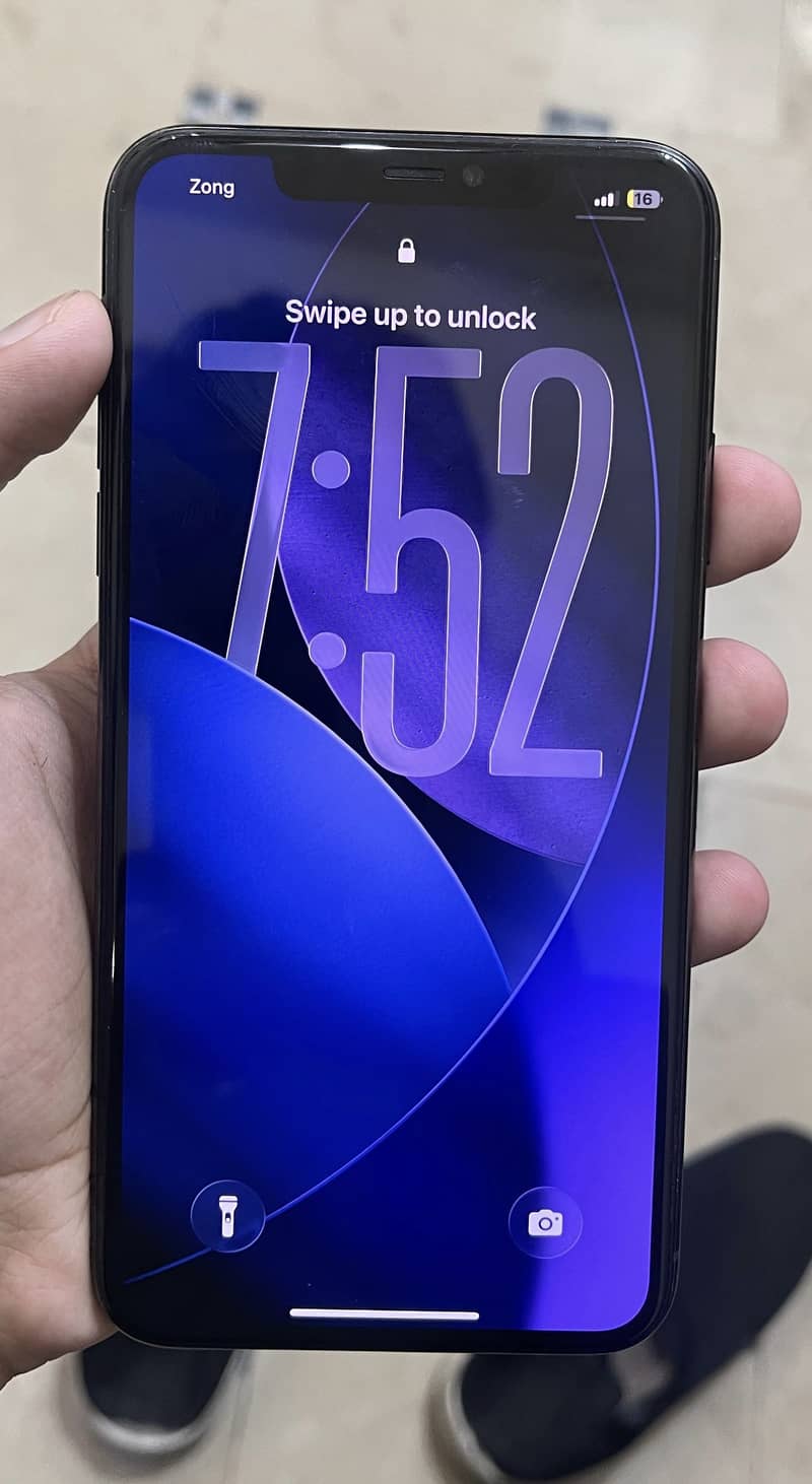 iPhone 11 Pro Max 0