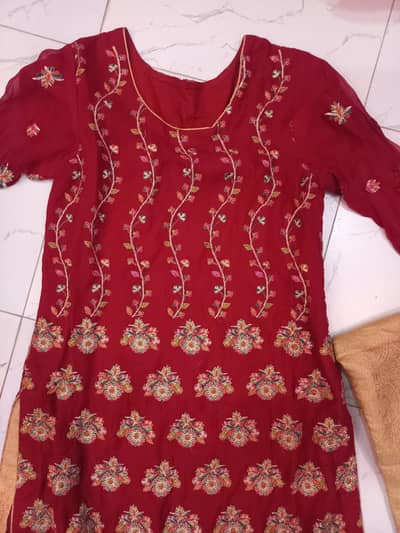 Only 1 time used Pure chiffon 3 Pcs Embroided Dress