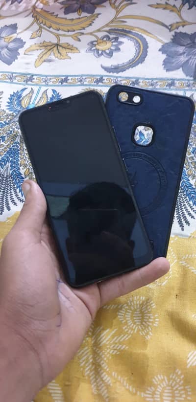 6. GB ram 128 storage back camera Ganda ha bs dast ki vajah se