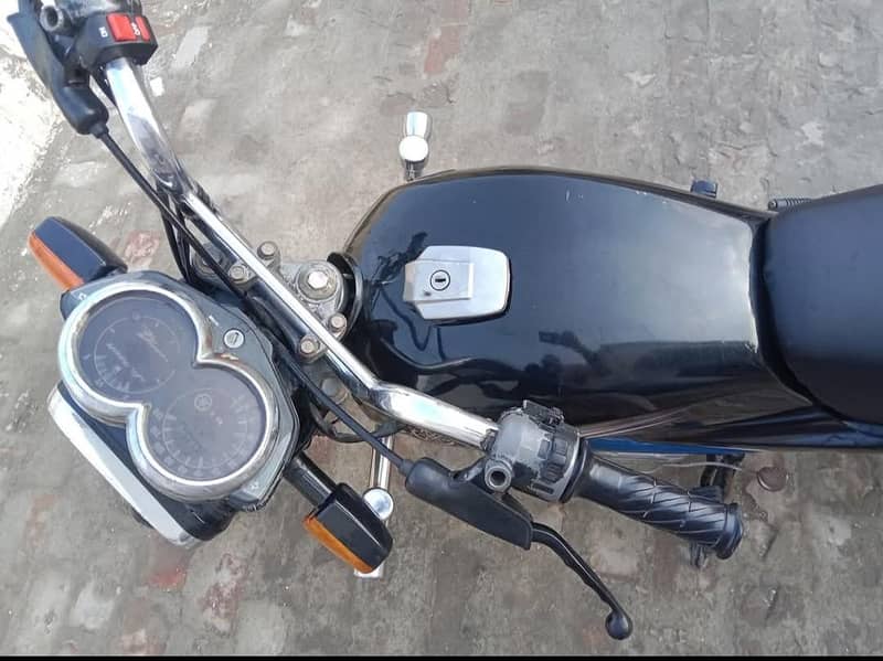 یاماہا جنون ضرورت ہے اچھی کنڈیشن میں ہو ۔ لوکیشن لیہ سے کوٹ ادو ہو ۔ 2