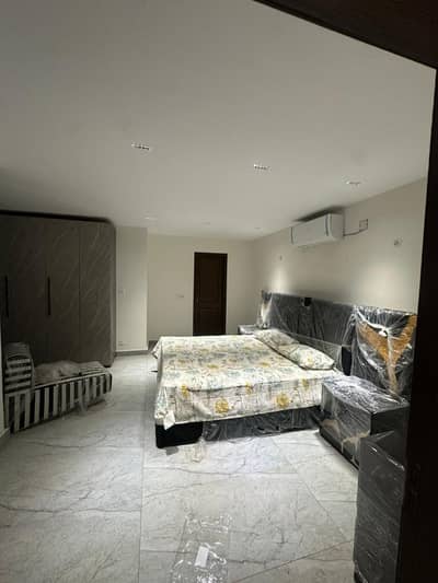 Gulberg , Avari Express, Fully Furnished Flat Up For Rent Rejected