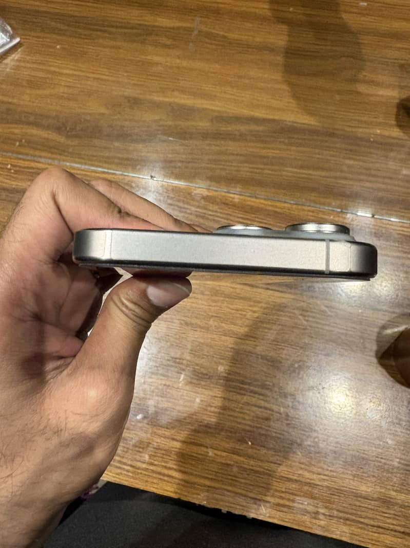 15 Pro Max Read Caption 2