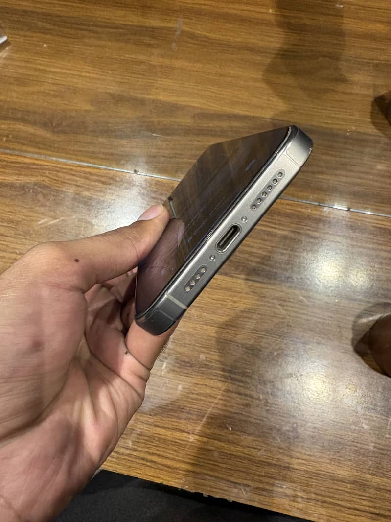 15 Pro Max Read Caption 4