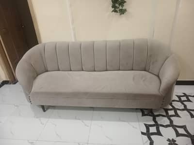 "Stylish Velvet Sofa Set (3 Seater + 2 Chairs) - Excellent Condition"