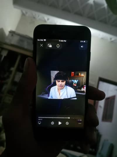 iphone 7 32 gb ram total  read add plz