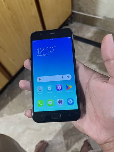 OPPO A57 (3GB, 32GB)