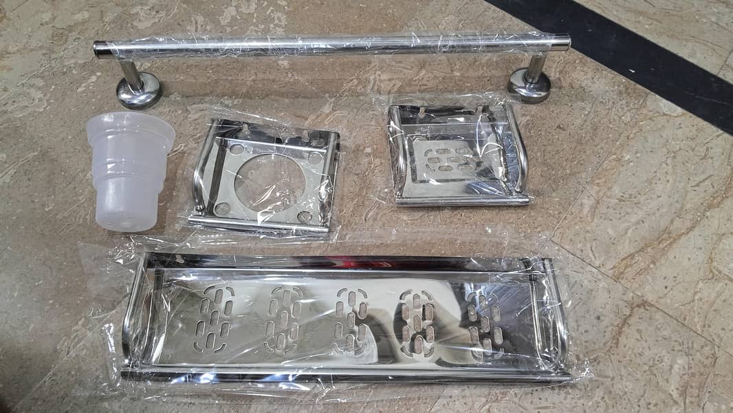 Bathroom Accessories Set 5