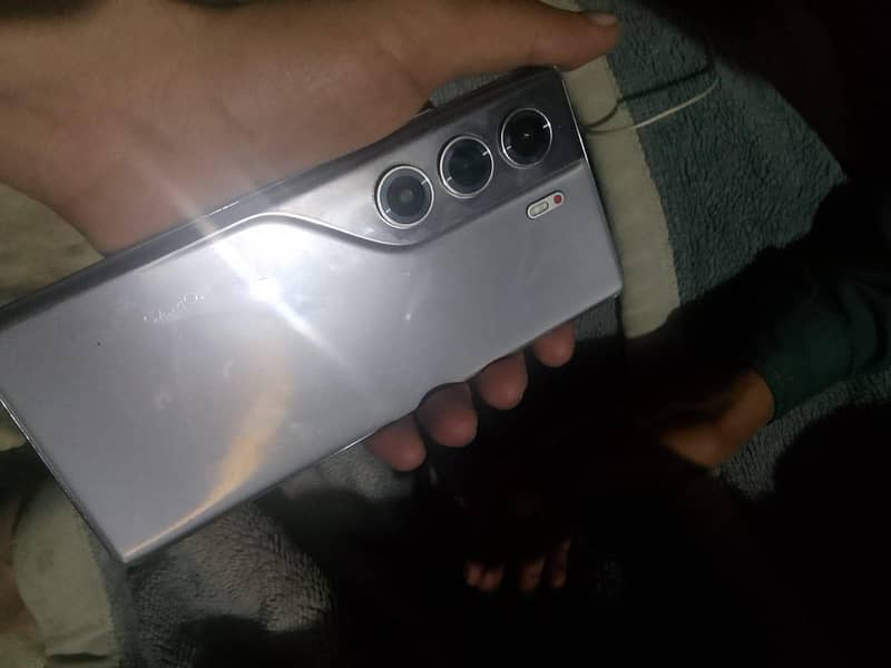 techno camon 40 pro 1