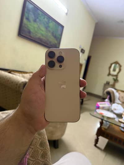 Iphone 16 pro jv 96bh 10/10 condition